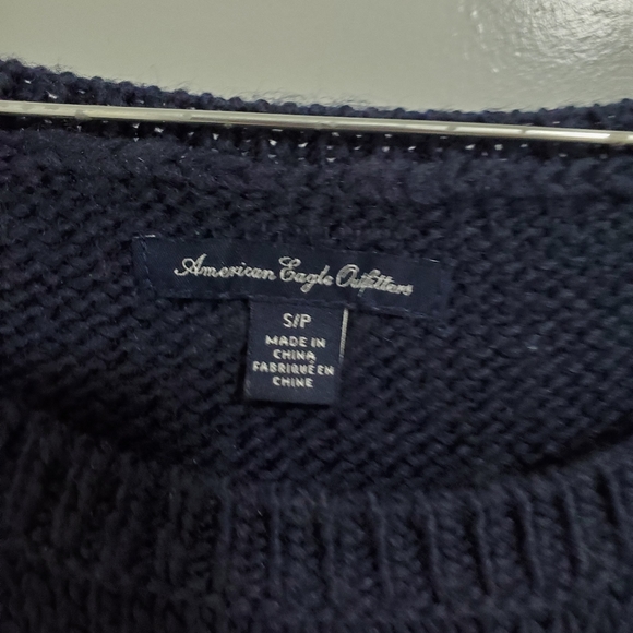 American Eagle Christmas sweater - Picture 3 of 3